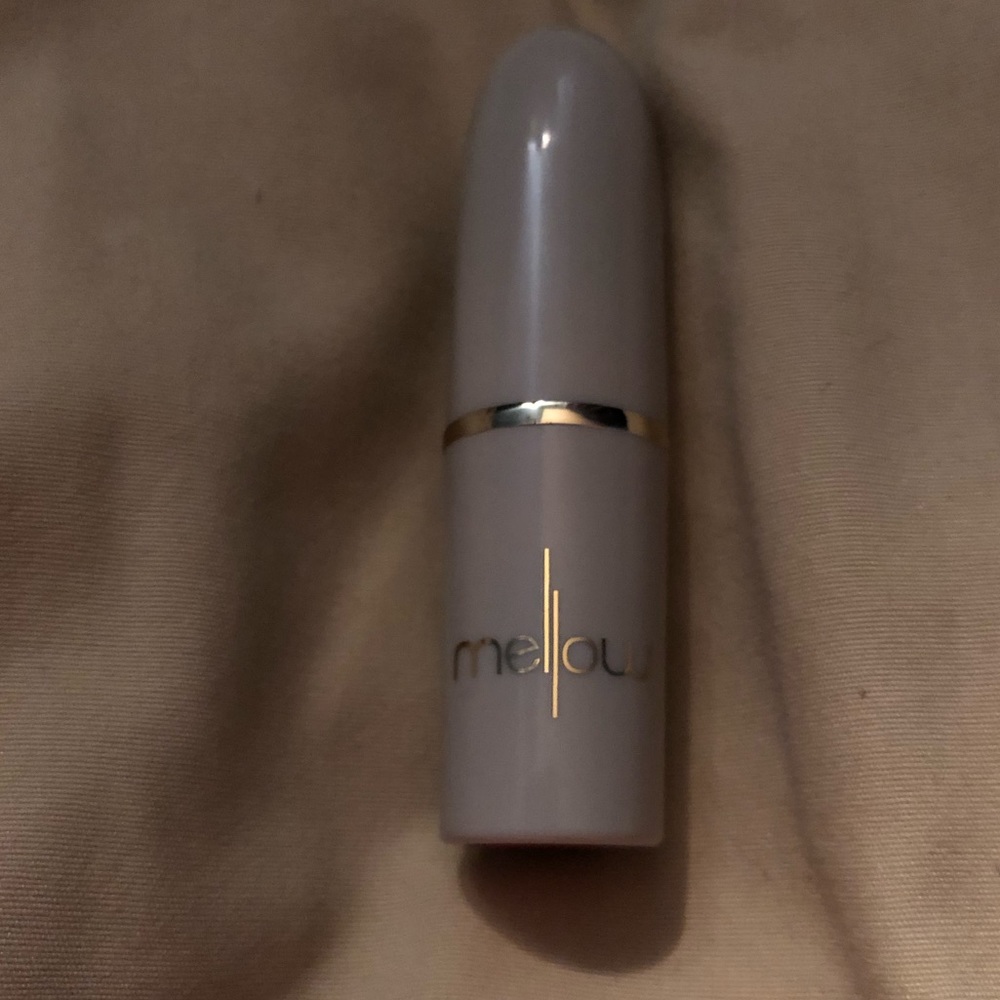 Mellow lippie 💄 - Picture 2 of 3